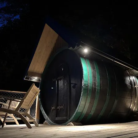Glamping In A Wine Barrel - With A View Of Lublaň